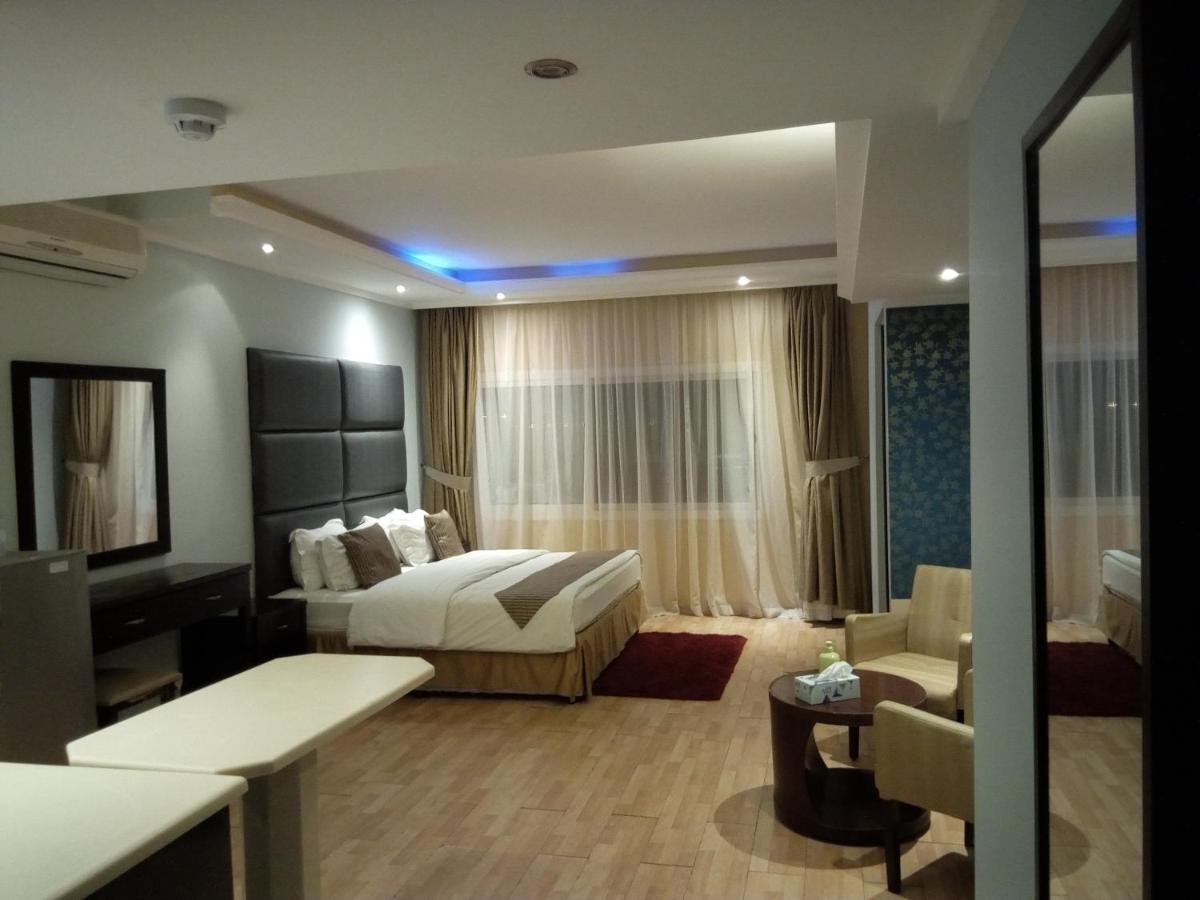 Shayah Suites Jeddah Bagian luar foto